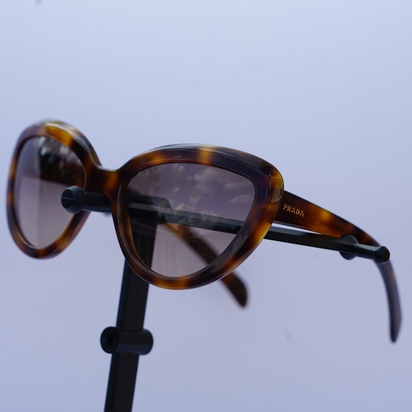BRAND NEW DESIGNER PRADA SUNGLASSES ON SALE NOW main image 2